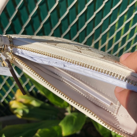 Brand new coach wallet - Picture 10 of 14